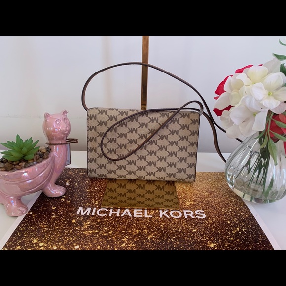 Michael Kors Jet Set Crossbody Clutch Luggage - Picture 2 of 4